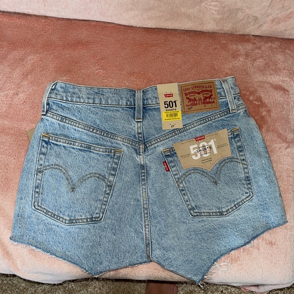 High Rise Levi Shorts - Picture 2 of 3